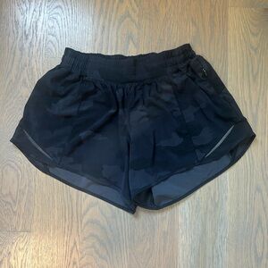 lululemon camo hotty hot shorts